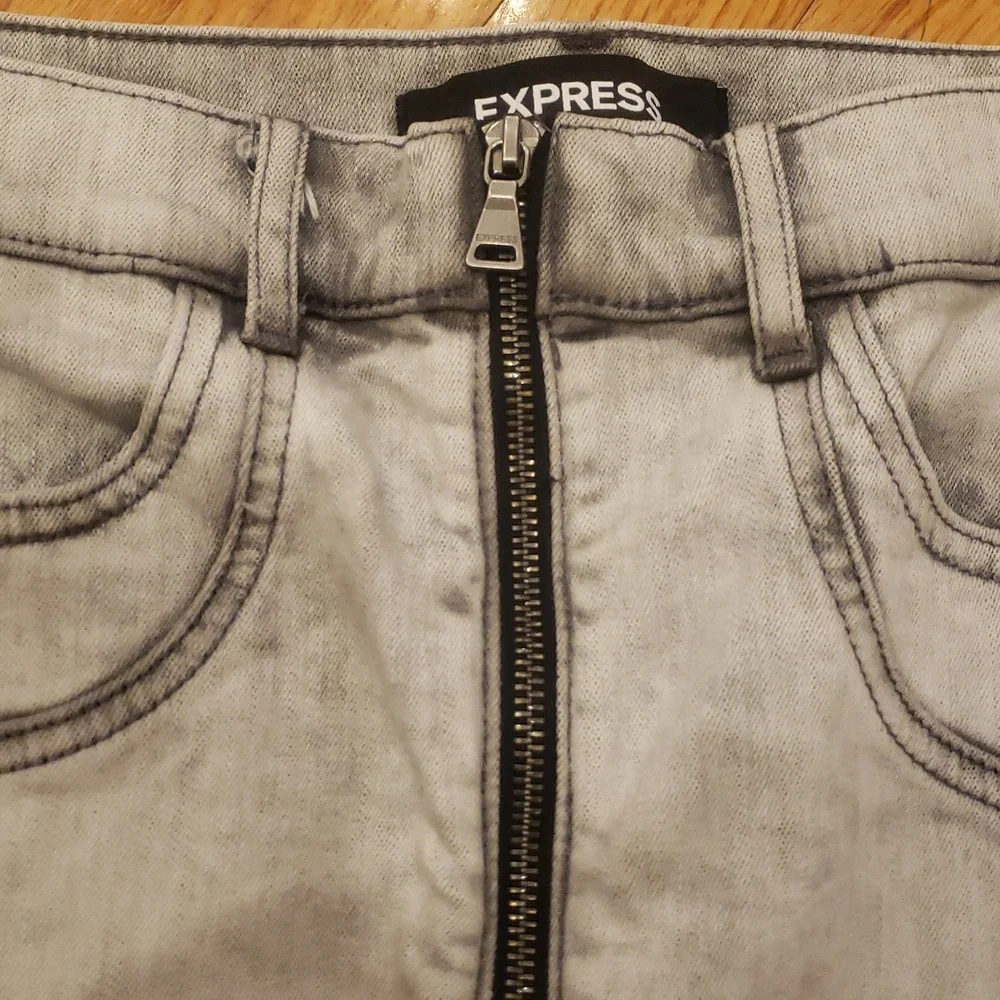 Express Skirt Size 4 πββ¬ - Picture 4 of 7
